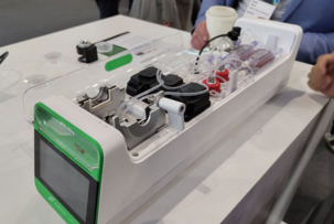 Живой мозг, выращенный на чипе, сыграл в DOOM