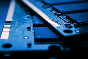 Гонка за памятью: почему ИИ еще сильнее разгоняет цены на DRAM и NAND